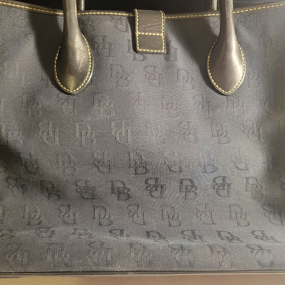 Dooney & Bourke, black fabric handbag with leather handle. - Picture 7 of 7